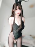 [COSPLAY] 女主K - 黑丝兔女郎 [102P-353.86MB]