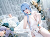 [COSPLAY] 宫本桜 Nikke胜利女神 海伦娜礼服