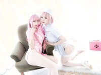 [COSPLAY] 皮皮奶&周叽是可爱兔兔 - 粉蓝护士 [77P8V-725MB]