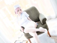 [COSPLAY] 皮皮奶&周叽是可爱兔兔 - 粉蓝护士 [77P8V-725MB]