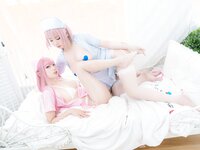 [COSPLAY] 皮皮奶&周叽是可爱兔兔 - 粉蓝护士 [77P8V-725MB]