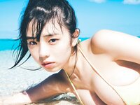 [Photobook] 菊地姫奈写真集 『moment』