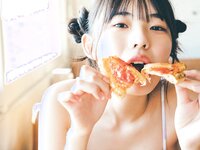 [Photobook] 菊地姫奈写真集 『moment』