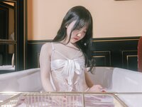 [SWEETBOX] Yeri - 36.5 ℃ 01