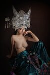 [COSPLAY] 年年 – 苗疆少女
