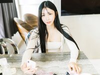 [Moon Night Snap] Yunjin - Honey Peach Hocance' Digital photobook (ver.set)