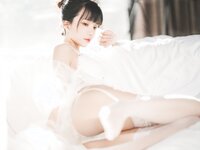 [Cosplay] Cherry Neko 桜桃喵 – 白纱糖