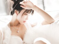[Cosplay] Cherry Neko 桜桃喵 – 白纱糖