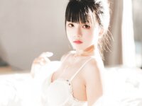 [Cosplay] Cherry Neko 桜桃喵 – 白纱糖