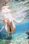 [Graphis] Nao Yoshizaki 吉崎直緒 - X'mas Special in Miyako Island 2006