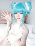 [Cosplay] Sally Dorasnow - Miku Bikini