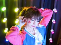 [Cosplay] Sally Dorasnow - DVA Gamer Girl