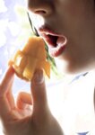 [FRIDAY] 2022.06.02 新藤まなみ　濡れて火 照る裸身