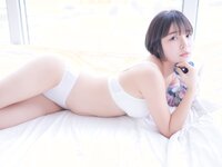 Korean girl - toriis