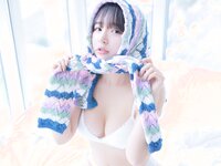 Korean girl - toriis