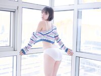 Korean girl - toriis