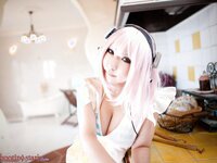 [Cosplay][Shooting Star’s] SAKU サク - Saku Soni サクソニ (Super Sonico)