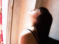 [Weekly Gendai Photobook] Suzuka Sayama 佐山すずか - Body wet in the shower 夕立に濡れたカラダ (2023-07-09)