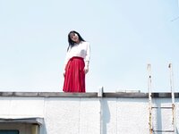 [Weekly Gendai Photobook] Suzuka Sayama 佐山すずか - Body wet in the shower 夕立に濡れたカラダ (2023-07-09)