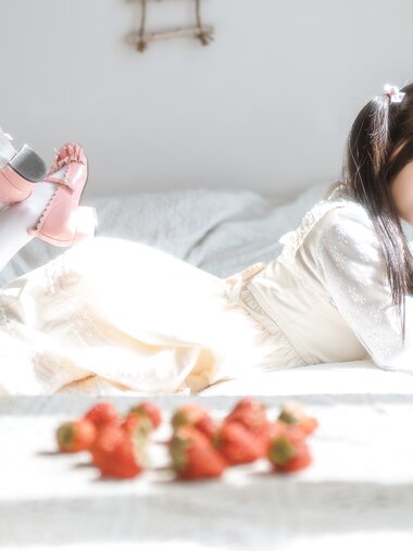 [COSPLAY] 六味帝皇酱 – 洛丽塔