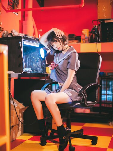 [Cosplay] Crazycat Imprisoned girl