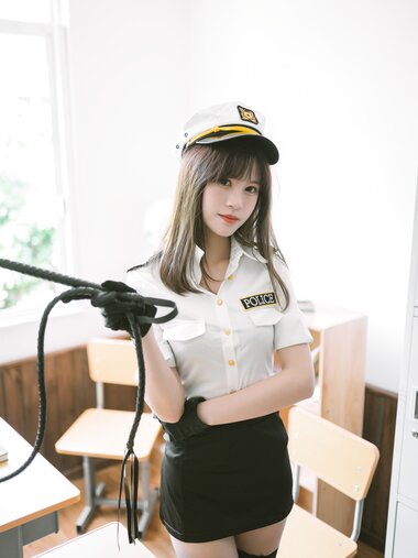 [COSPLAY] 星黛鹿鹿 千反田鹿鹿 日常女警
