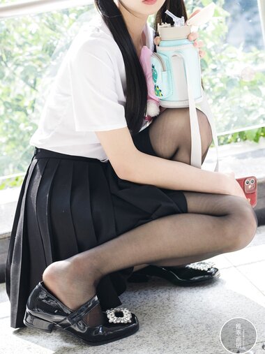 [COSPLAY] 柴系小乖 稚乖画册 夜夜 逛街13d黑丝