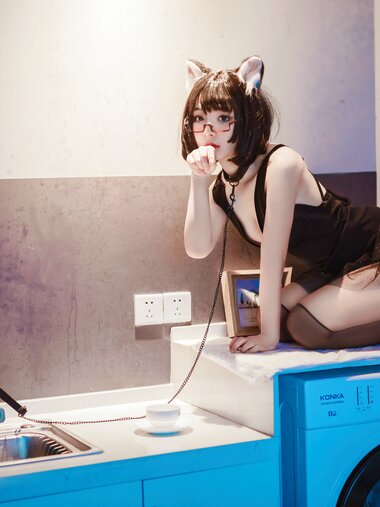 yuuhui玉汇 NO.001 猫猫头黑裙子 [10P-110MB]