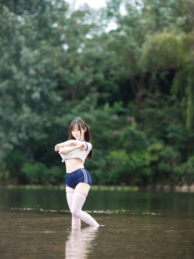 [COSPLAY] 六味帝皇酱 – 溪水体操服