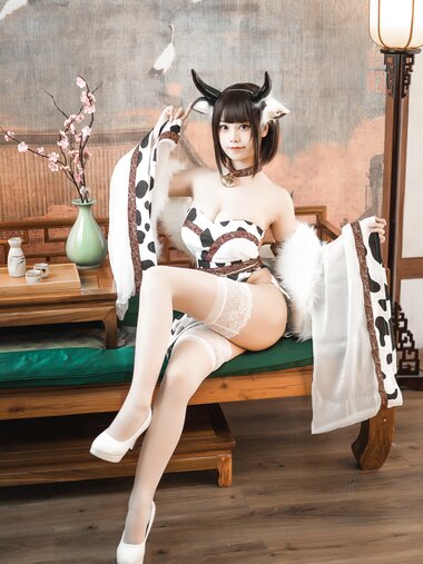 [COSPLAY] 蜜汁猫裘 - 奶牛 [50P-880MB]