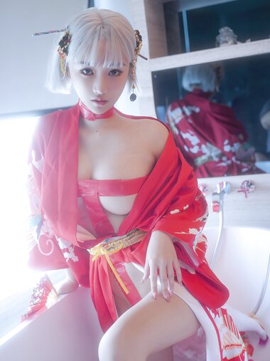 [XiuRen秀人网]2022.06.13 No.5134 西门小玉 浴缸美腿[66+1P／560M]