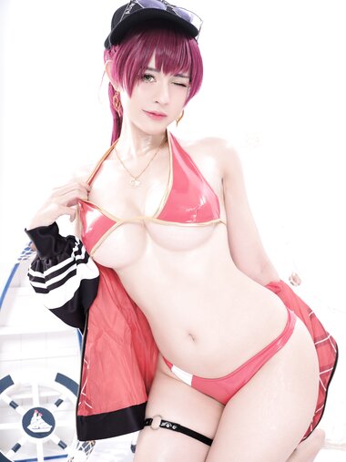 [Cosplay] PingPing 平平 - Houshou Marine Swimwear (Virtual YouTuber)