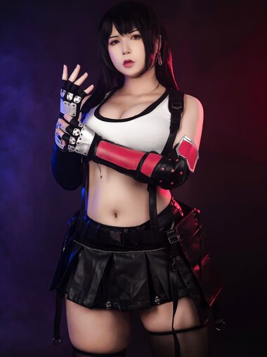 [Cosplay] Uy Uy - Tifa