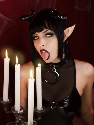 [Cosplay] Aoy Queen - Black Succubus