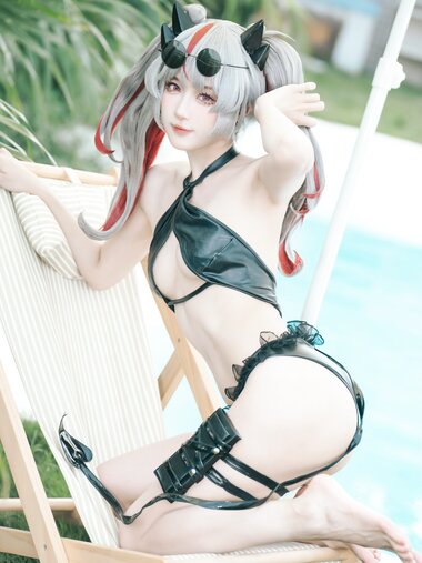 [Cosplay] 阿包也是兔娘 碧蓝航线阿诺德
