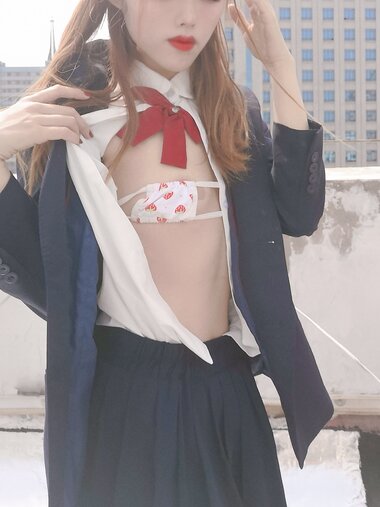 [Cosplay] TiTi 钛合金 - Rooftop 天台JK