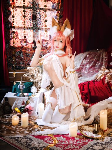 [Cosplay] 日奈娇 玉藻前舞娘 涂油
