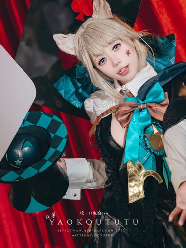 [Cosplay] 咬一口兔娘 兔兔班车 琳妮特