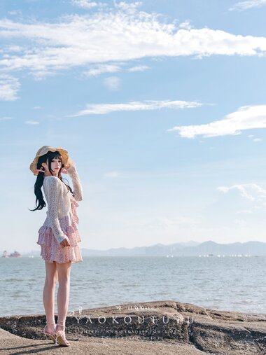 [Cosplay] 咬一口兔娘 邻家小妹