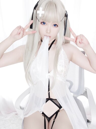 [Cosplay] Asagiriai 愛 情人節睡裙