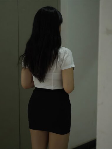 [Cosplay] Husensen 虎森森 - After work OL 下班后的 OL