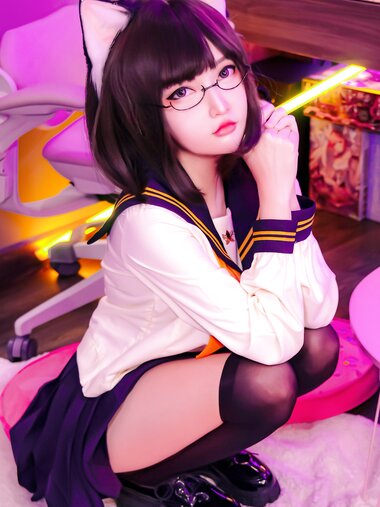 [Cosplay] Potato Godzilla OC Tatami neko chan in Seifuku