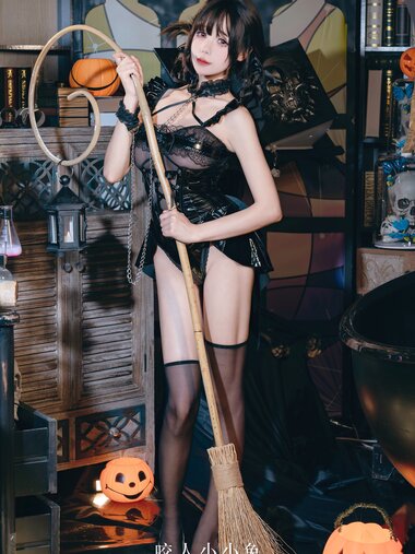 [Cosplay] 咬一口兔娘 兔兔班车 万圣小恶魔