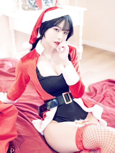 [SAINT Photolife] Yuna (유나) - Vol.24 Merry Yuna’s Xmas