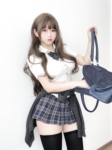 [Cosplay] 蜜桃少女是依酱呀 学姐的日常