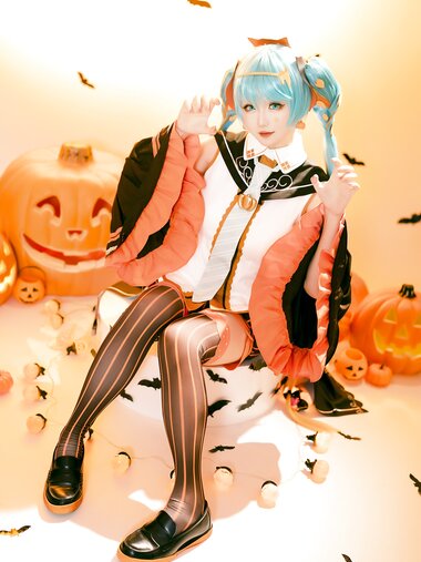 [Cosplay] 星之迟迟 初音未来万圣节