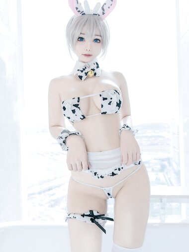 [Cosplay] KitKat - Uzaki Cow Maid
