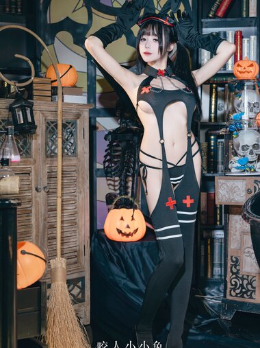 [Cosplay] 咬一口兔娘 - NO.127 十一月T3特典 万圣节看護士 [40P-625MB]
