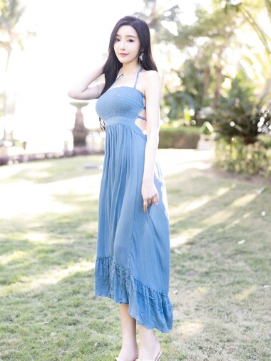 [Cosplay] 王馨瑶 蓝色露背连衣裙