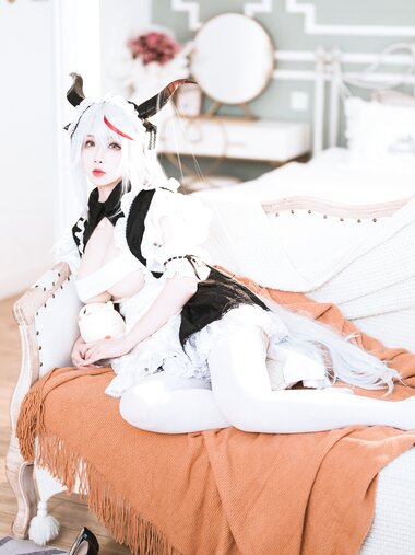 [Cosplay] rioko凉凉子 - 港区的龙女仆 [30P-352MB]